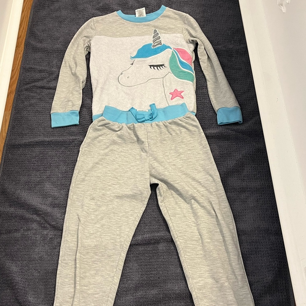 unicorn pajama set 2 inches more for the pants just got cut off in picture